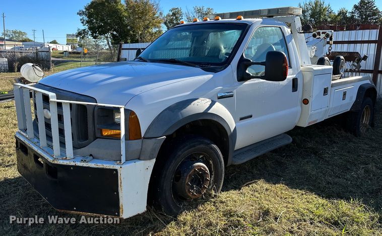 2005 Ford F550  tow truck - NQ9504
