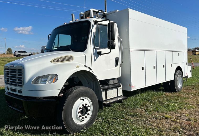 2010 Freightliner M2  utility / service truck - NR9024