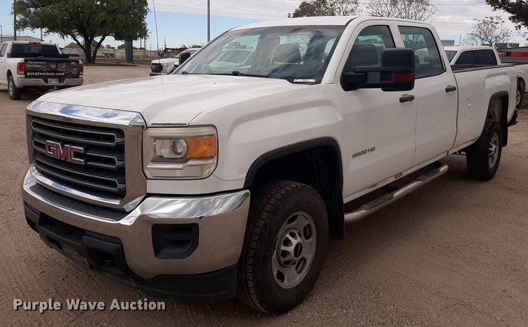 2015 GMC Sierra 2500HD  Crew Cab pickup truck - OF9539