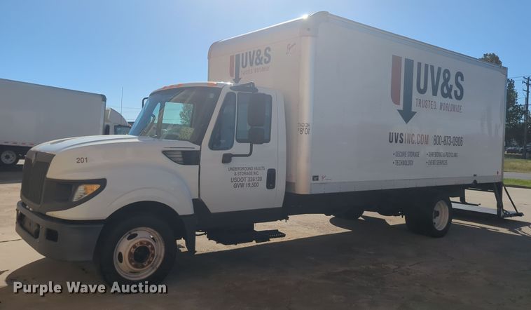 2017 International TerraStar  box truck - OL9045