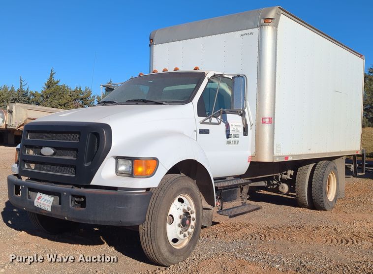 2007 Ford F750 Super Duty  box truck - OL9052