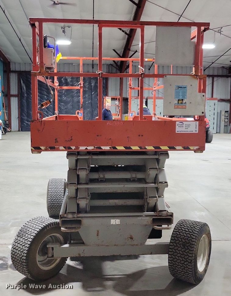 Skyjack SJIII 6832  scissor lift - DN4211