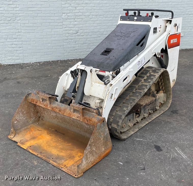 2018 Bobcat MT85  compact utility loader - DP0071