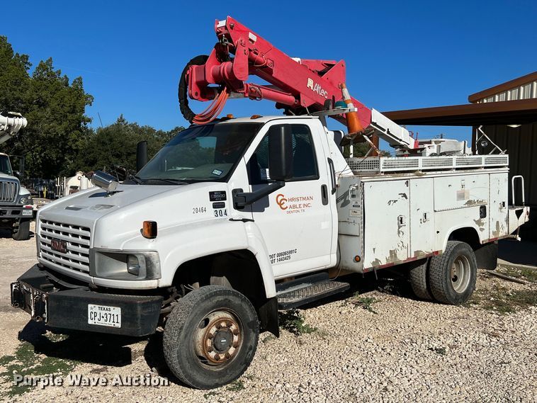 2005 GMC C5500  bucket truck - DQ2236