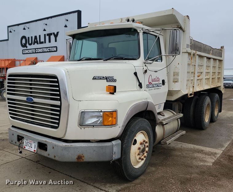 1995 Ford LTA9000  dump truck - JG9675