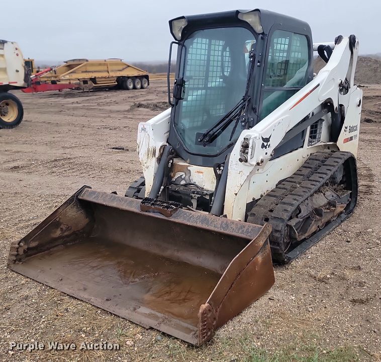 2016 Bobcat T590  skid steer loader - JG9690