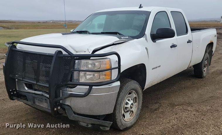 2013 Chevrolet Silverado 2500HD  Crew Cab pickup truck - JG9692