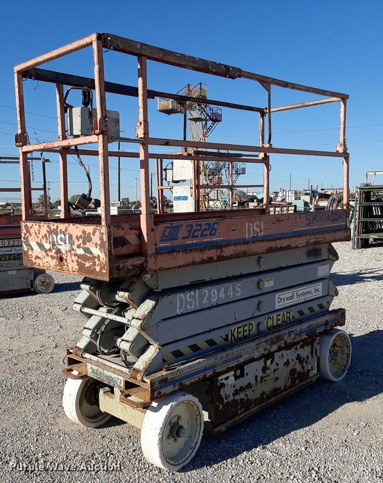 Skyjack 3226  scissor lift - KD9156