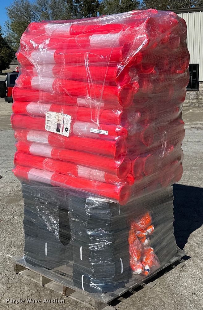 Approximately (150) traffic cones - KT9205