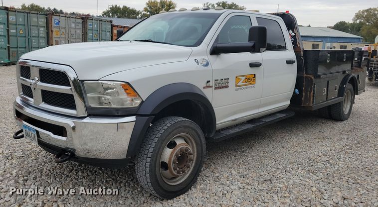 2014 Dodge Ram 5500  flatbed truck - LO9830