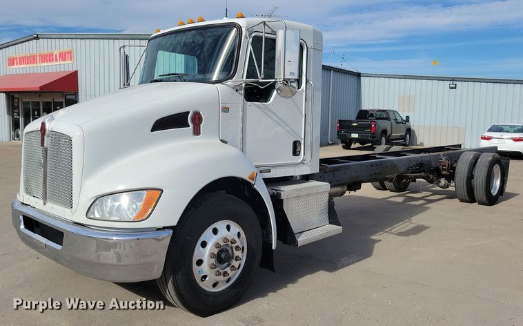 2014 Kenworth T370  truck cab and chassis - LO9947