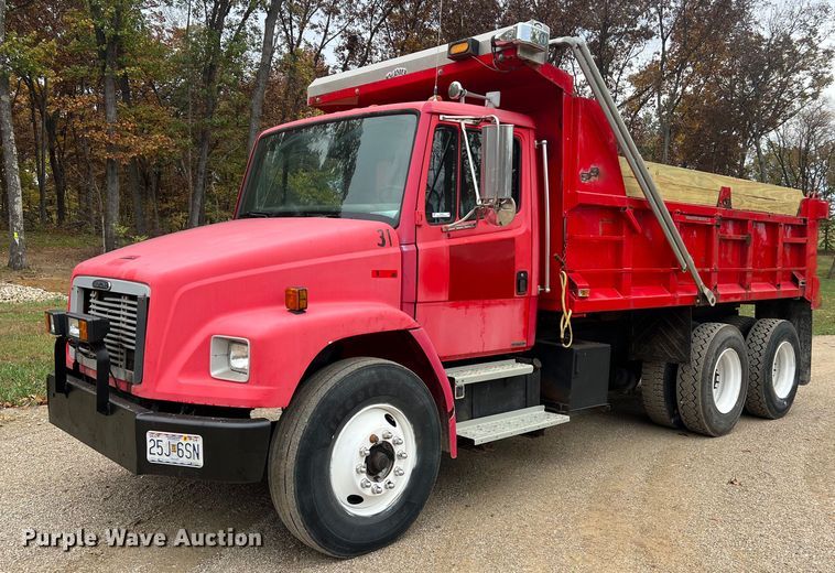 2004 Freightliner FL80  dump truck - NI9106