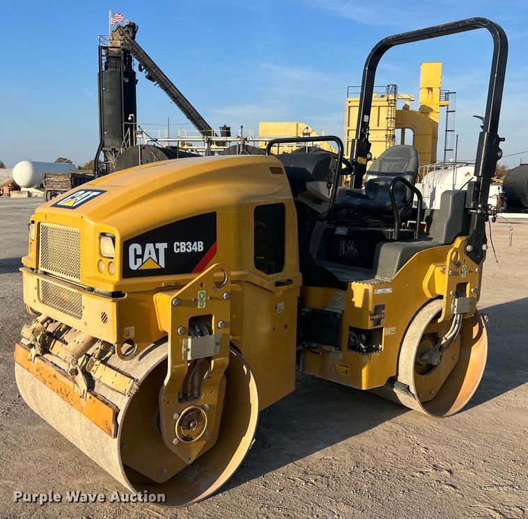 2016 Caterpillar CB34B  double drum roller - NI9128