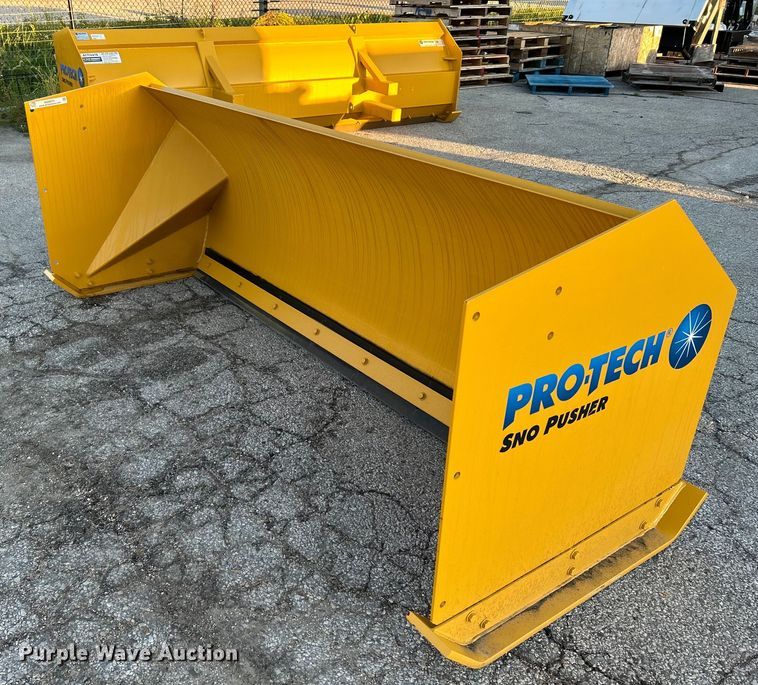 Pro-Tech SPO8S  skid steer snow pusher - NQ9975