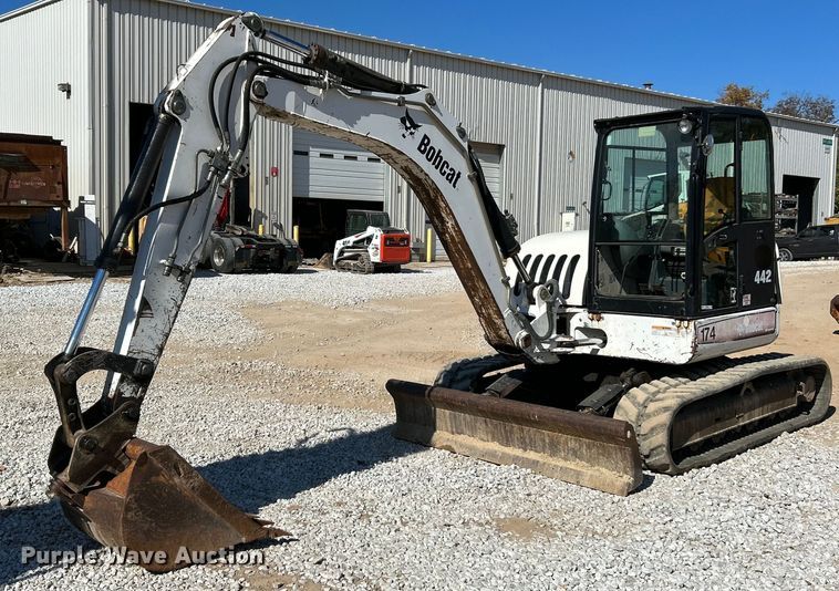 2005 Bobcat 442C  mini excavator - NR9027