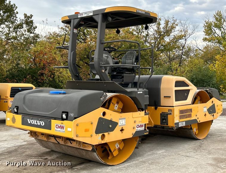 2016 Volvo DD120B  double drum roller - NR9279