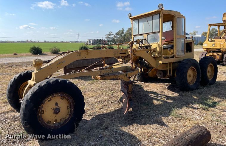 Caterpillar 112  rigid frame motor grader - NX9964