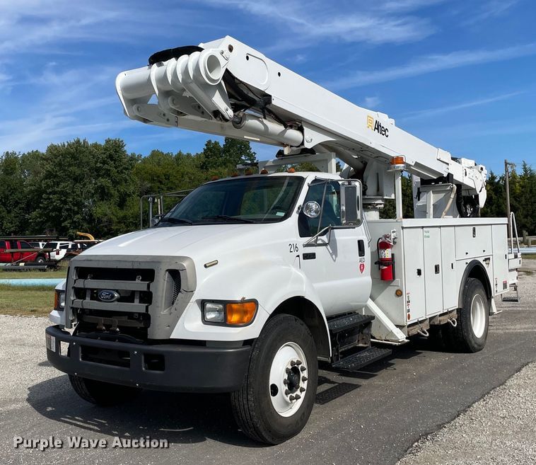 2007 Ford F750 Super Duty XL  bucket truck - LV9848