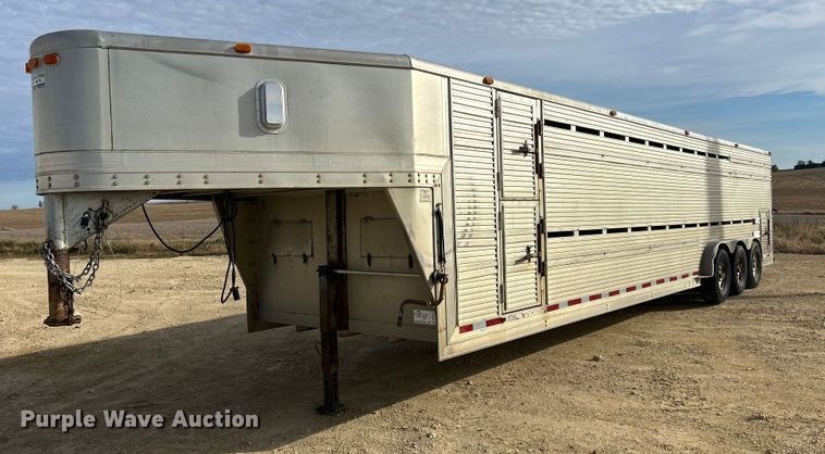 2000 Chaparral  livestock trailer - DQ1041