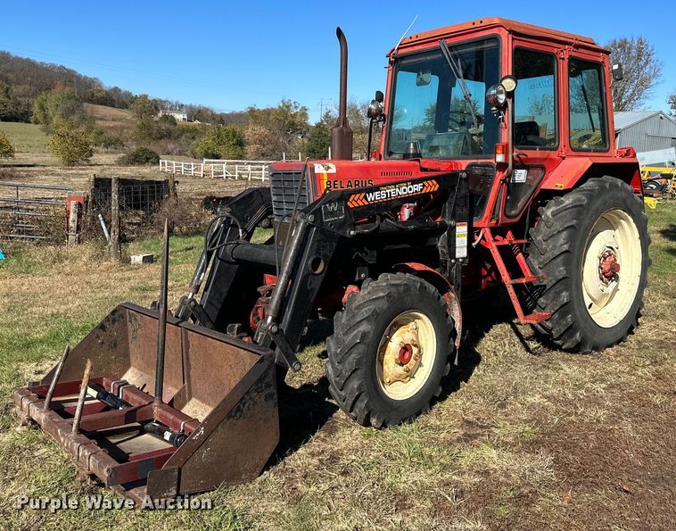 Belarus 825  MFWD tractor - DW2905