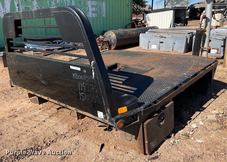 CM 1510368  flatbed pickup truck bed - GG9792