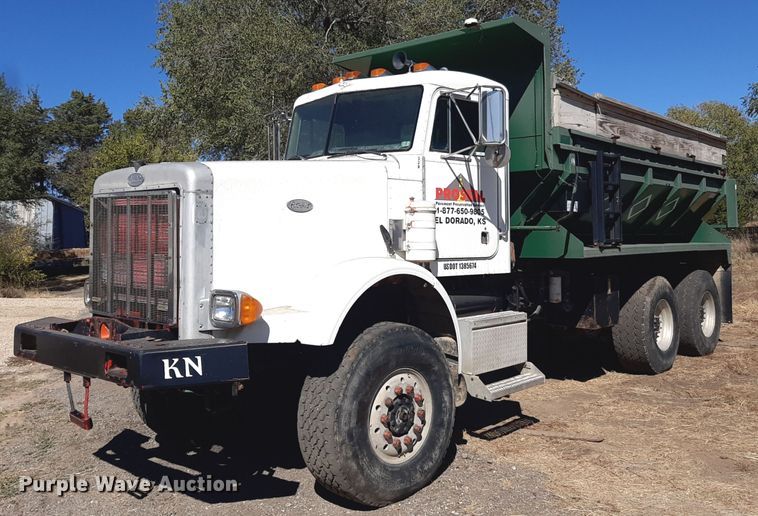 1996 Peterbilt 357  applicator truck - KD9091