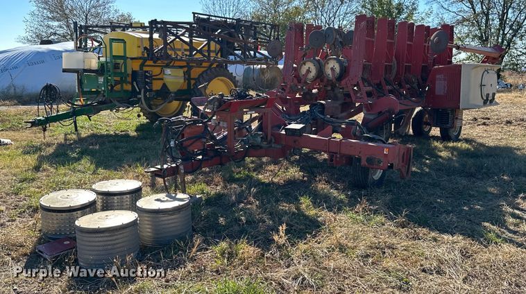 International 800  air seeder - KT9188