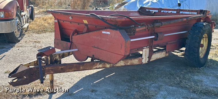 New Holland 518 manure spreader - KT9190