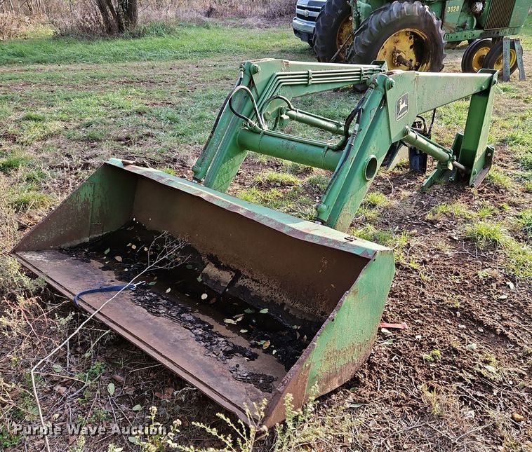 John Deere 146  loader arms - LB9576