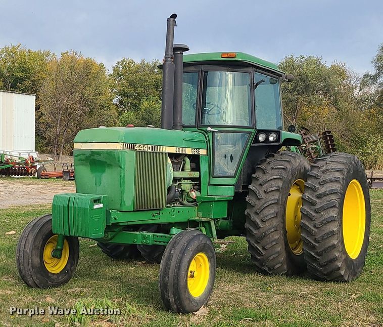 1981 John Deere 4440  tractor - MJ9452
