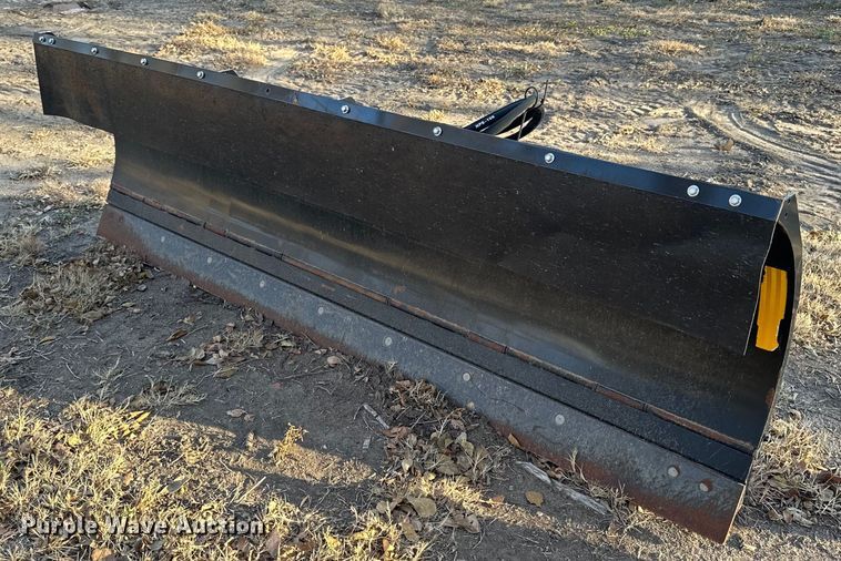 Kubota TB25108  skid steer snow plow - OK9291