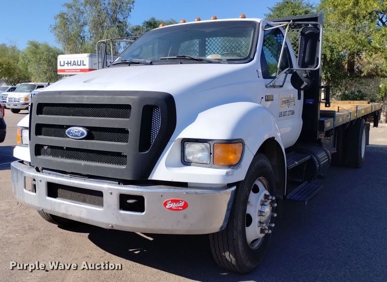 2004 Ford F650 Super Duty  flatbed truck - DK8861