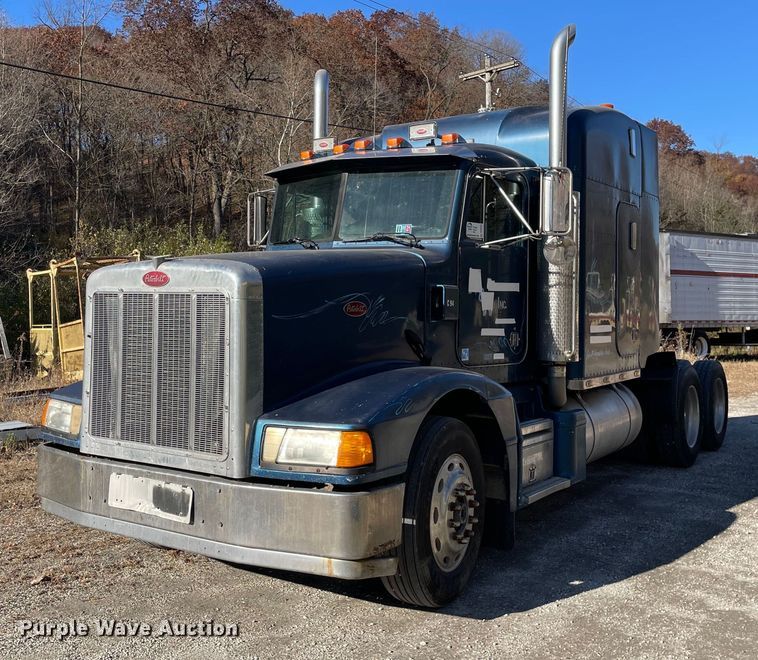 1990 Peterbilt 377  semi truck - DP0228