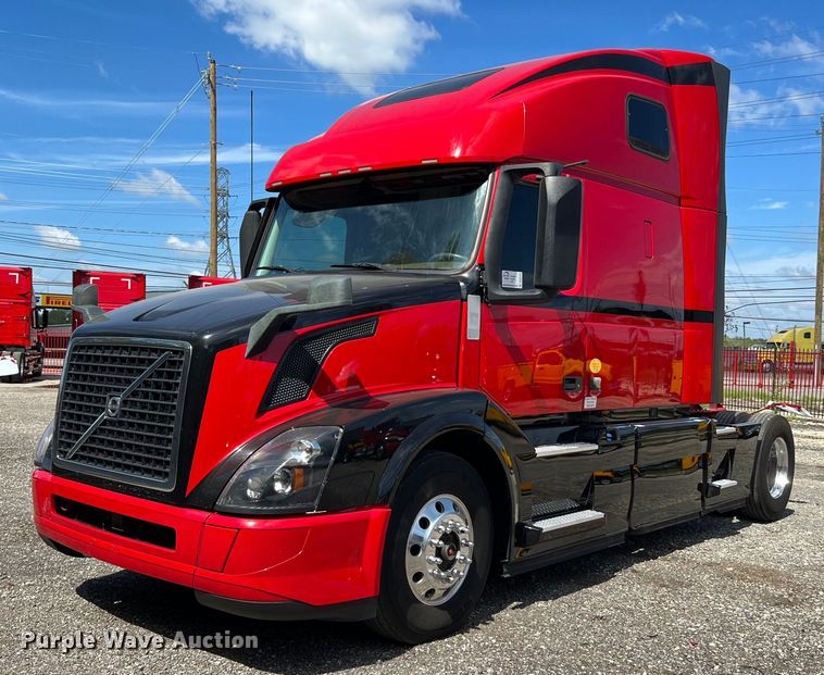 2019 Volvo VN Series  semi truck - DQ2223