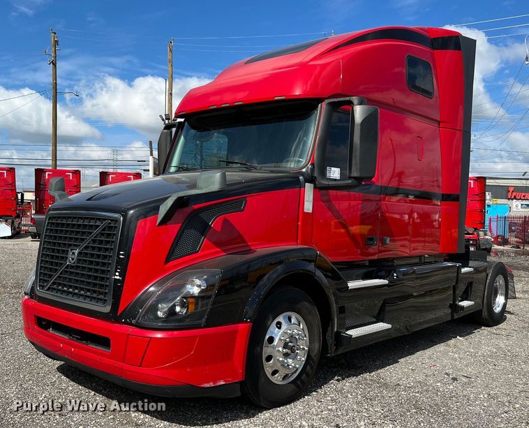 2019 Volvo VN Series  semi truck - DQ2227
