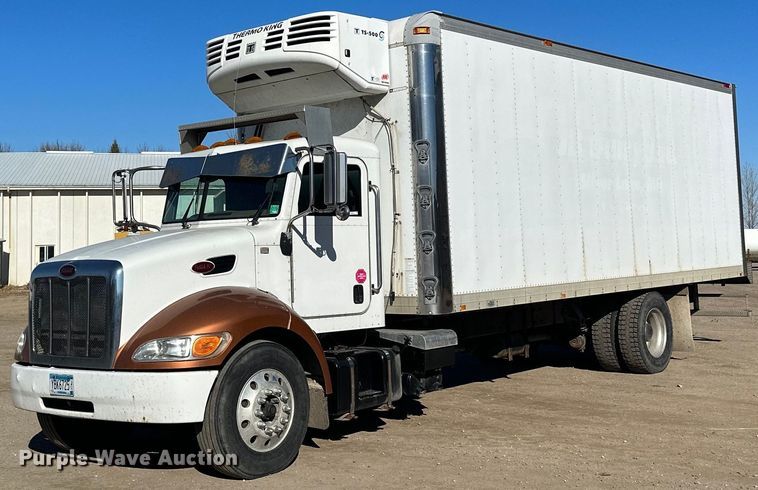 2008 Peterbilt 330  refrigerated truck - LO9322