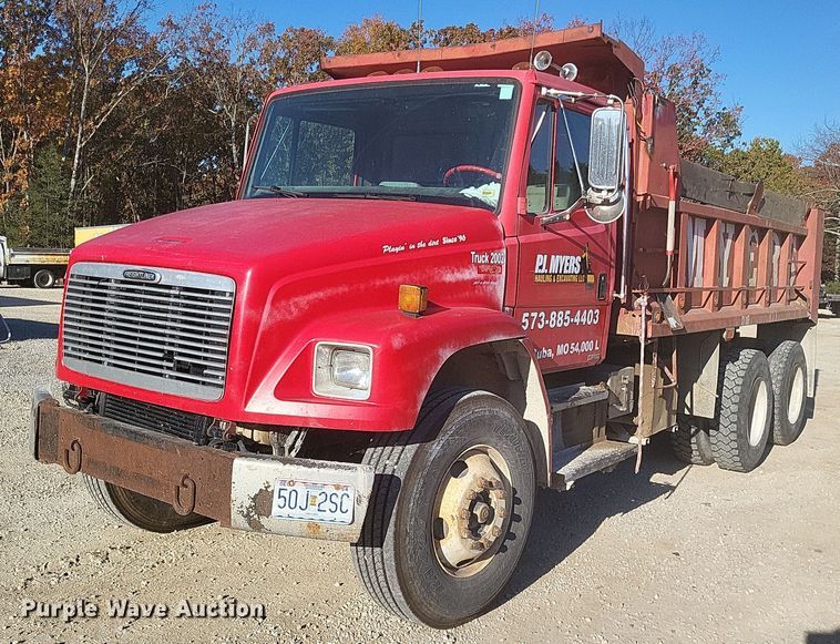 2002 Freightliner FL80  dump truck - MI9809