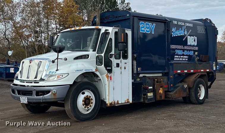 2007 International 4400  refuse truck - MQ9519