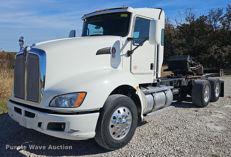 2014 Kenworth T660  semi truck - NP9095