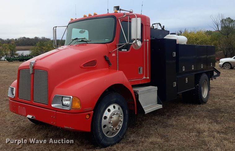 1997 Kenworth T300  utility / service truck - OF9572