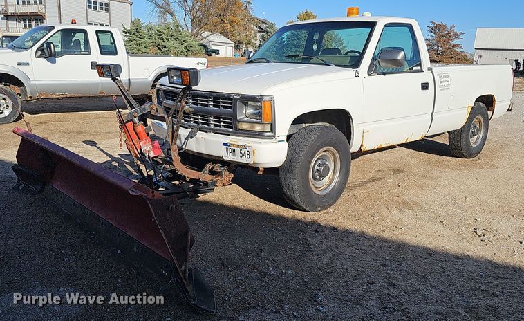 1994 Chevrolet K2500 pickup truck - IO9768