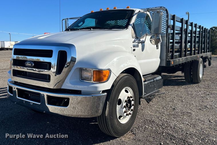 2015 Ford F650 Super Duty  flatbed truck - KH9614