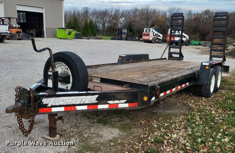 Towmaster  equipment trailer - LJ9327