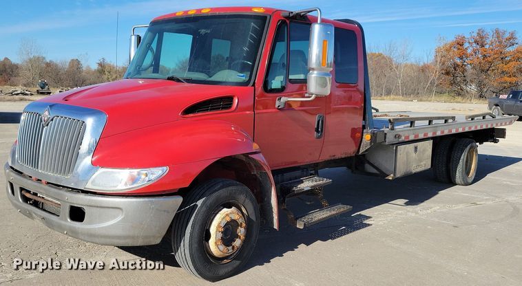 2004 International 4300  rollback truck - LO9968