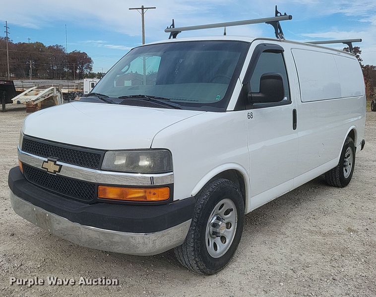 2014 Chevrolet Express  van - MI9833