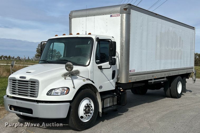 2014 Freightliner M2  box truck - NR9375