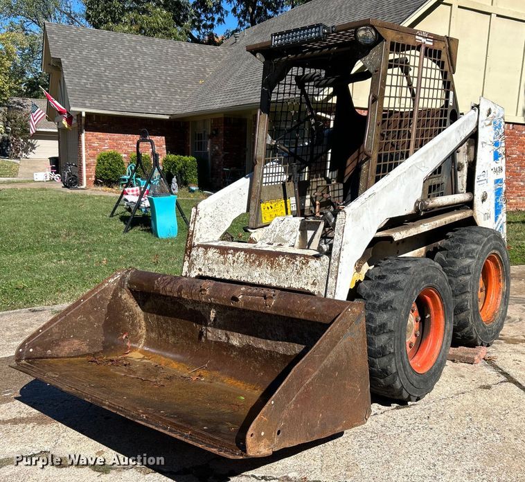 1992 Bobcat 743B  skid steer loader - DJ6448