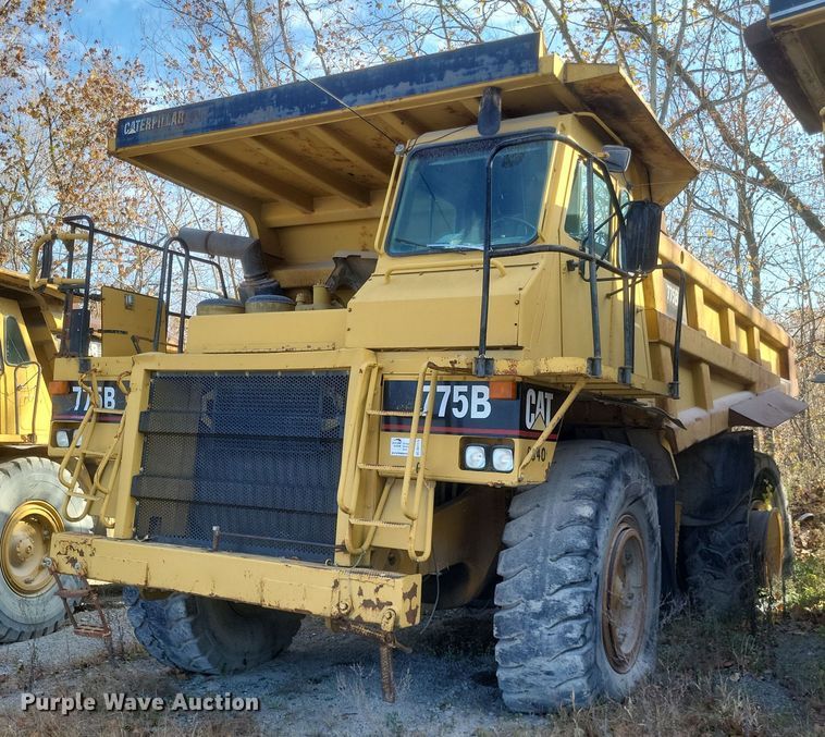 1995 Caterpillar 775B  haul truck - DK1175
