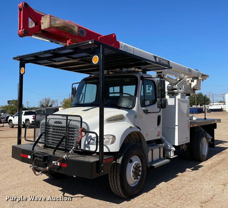 2012 Freightliner Business Class M2  bucket truck - DN3177