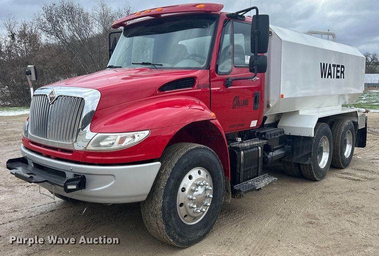 2012 International DuraStar 4400  water truck - DQ1028